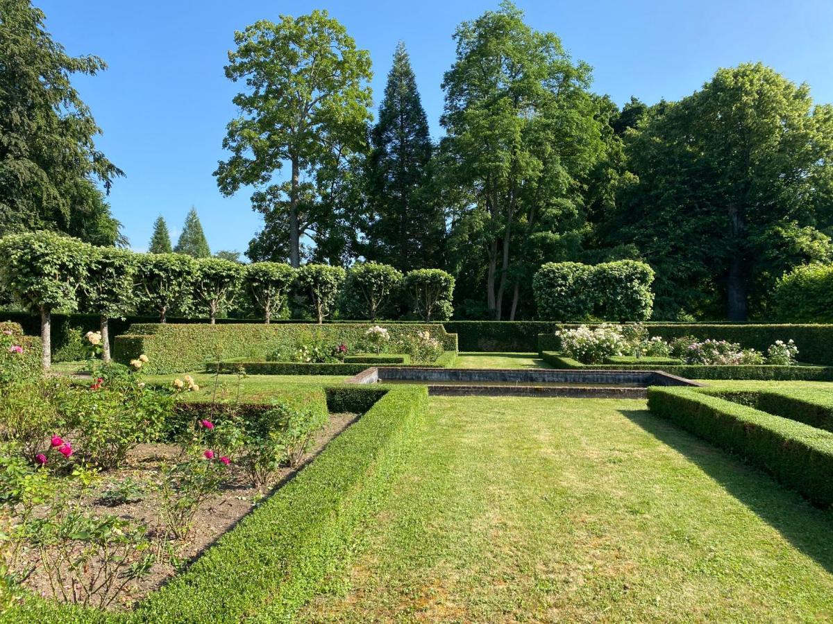 La Maison Du Cavalier, Chateau De Lavenue Pierrefitte-en-Auge Kültér fotó